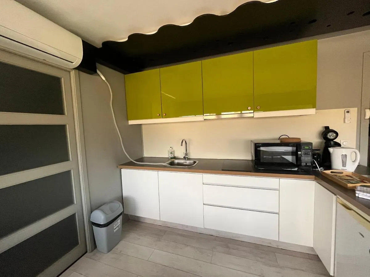 Eva - Gare Studio Climatise Pour 4Pers Avignon
